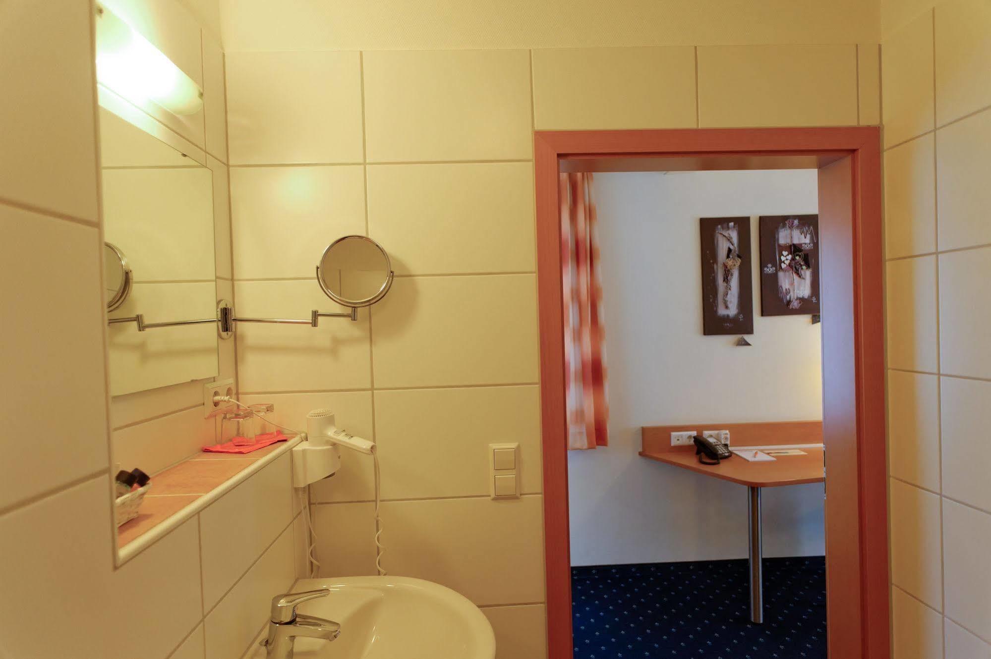 Hotel Restaurant Talblick Bad Ditzenbach Eksteriør bilde